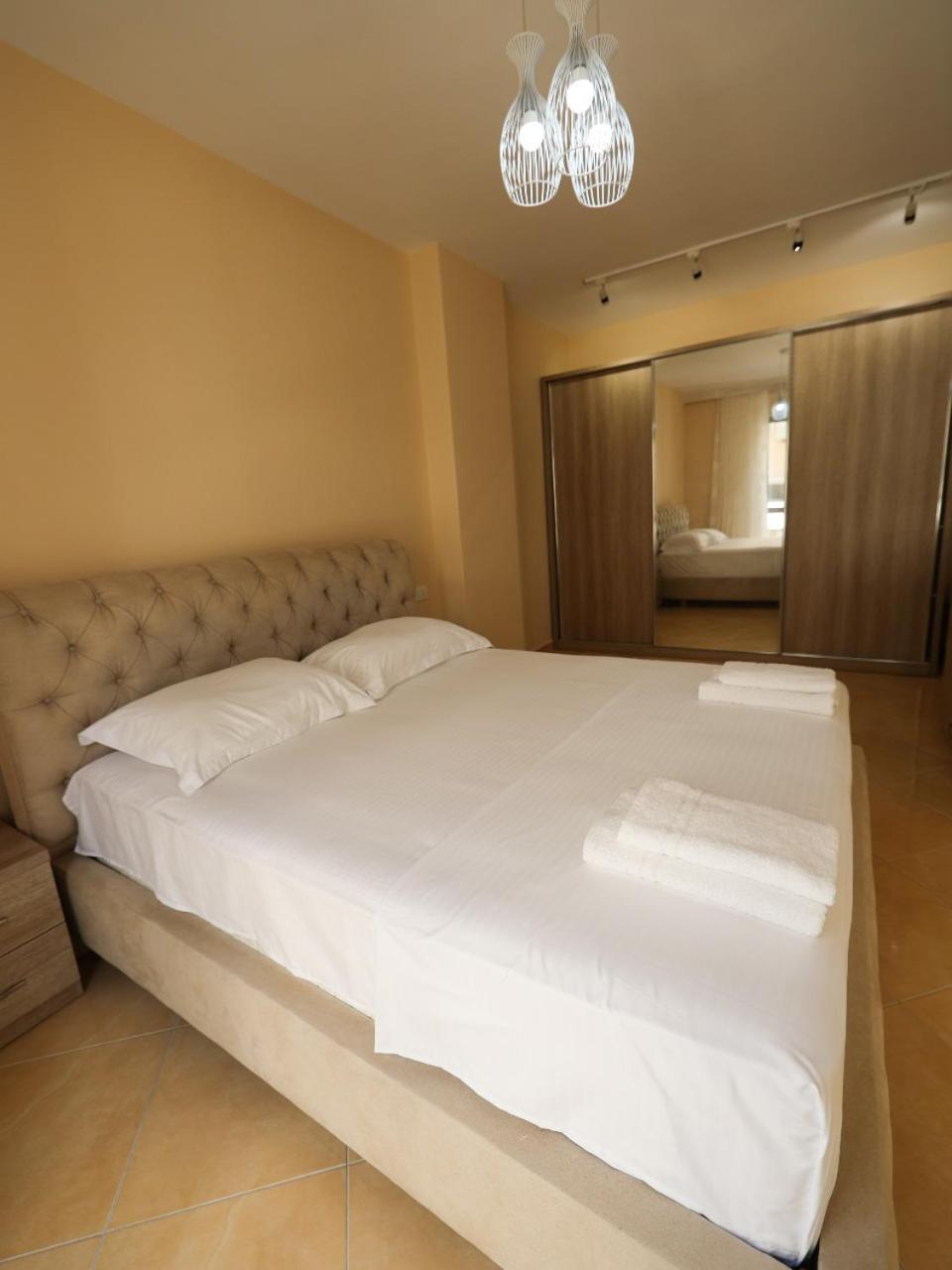 Sea View Apartments Dıraç Dış mekan fotoğraf